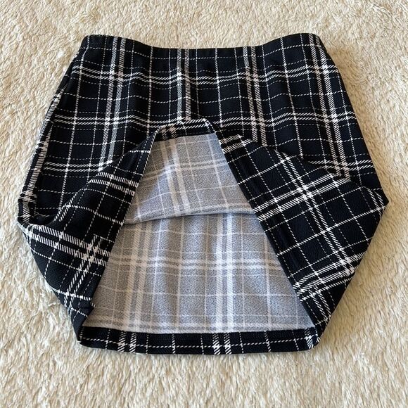 SHEIN mini skirt plaid black and white size small - Picture 11 of 14